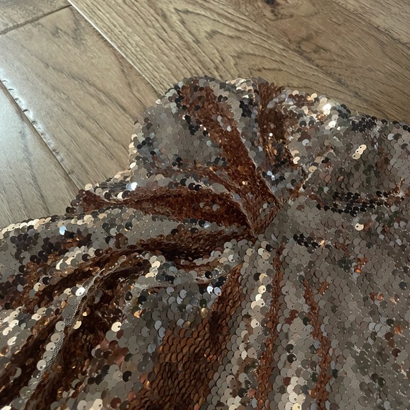 Gorgeous Sequin Top - Picture 5 of 6